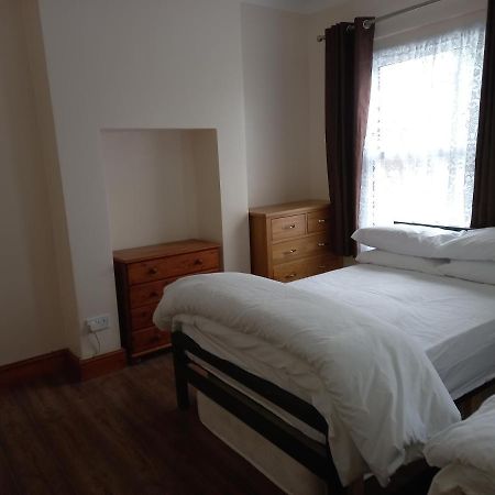 Bubblesbnb- 4 Bedroom House London Exterior photo