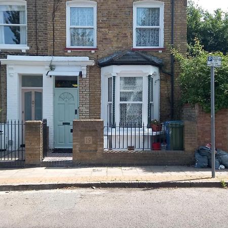 Bubblesbnb- 4 Bedroom House London Exterior photo