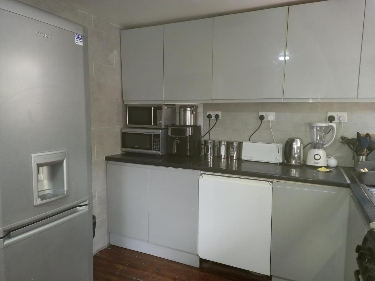 Bubblesbnb- 4 Bedroom House London Exterior photo