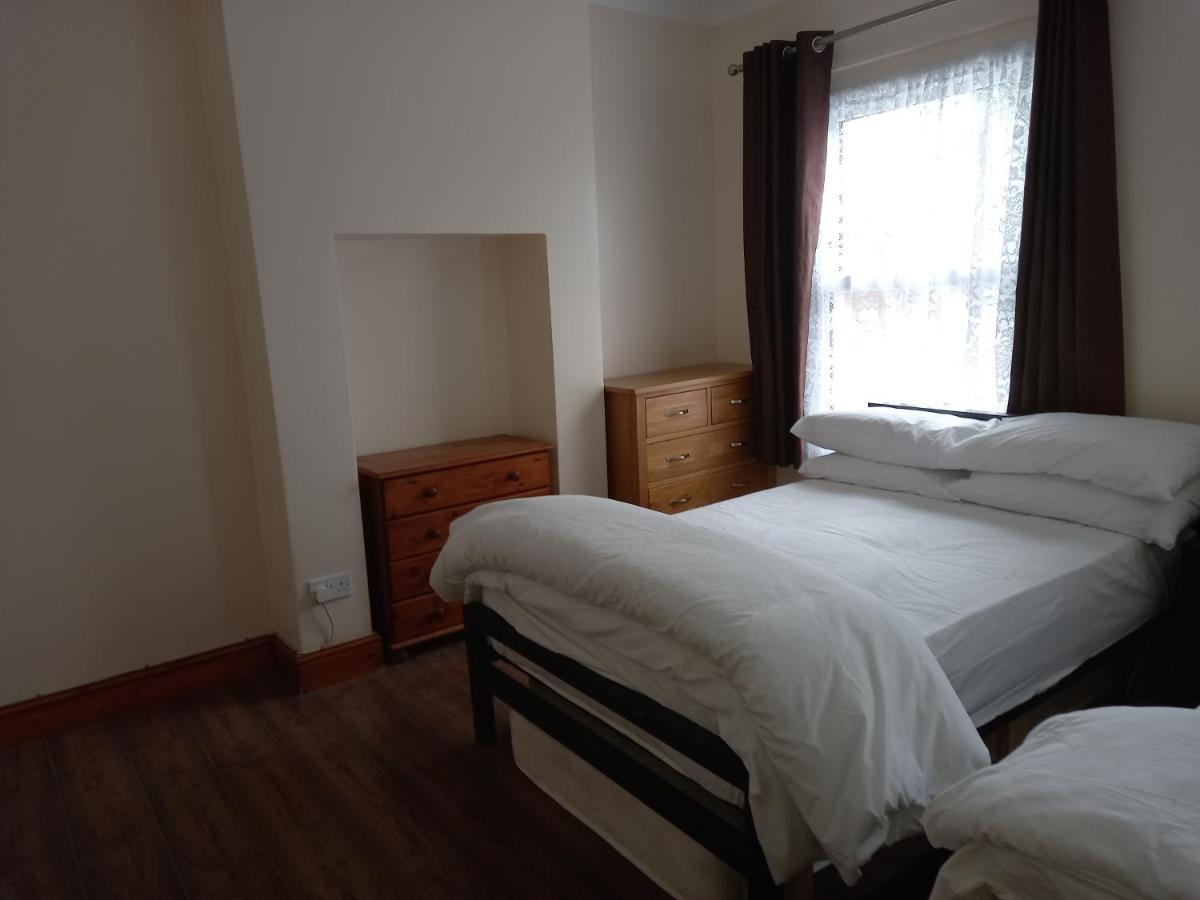 Bubblesbnb- 4 Bedroom House London Exterior photo