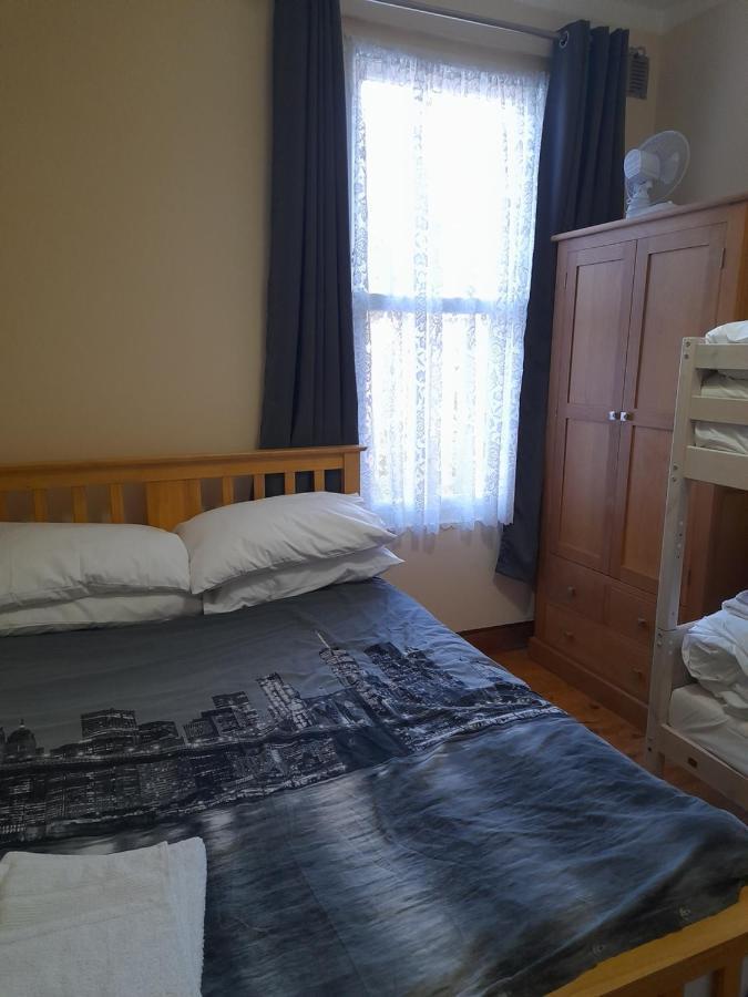 Bubblesbnb- 4 Bedroom House London Exterior photo